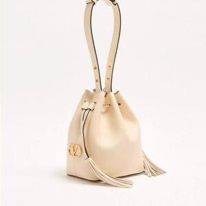 Valentino Garavani So Seau Medium Leather Bucket Bag